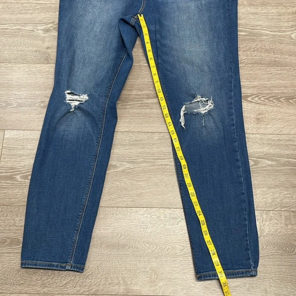 Old Navy Rockstar Super Skinny High Rise Secret Slim Pocket Distressed Denim 18L